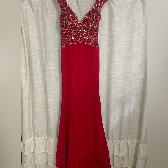 Pageant/Prom/Formal event - Picture 3 of 4